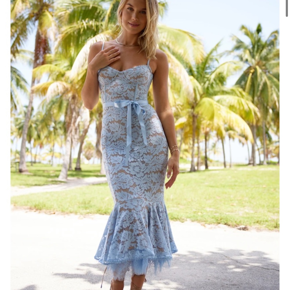 THE NAOMI DRESS IN CASHMERE BLUE